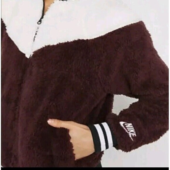 Nike Women's Sherpa Bomber Jacket Size Medium Maroon Full Zip Fluffy Teddy - Picture 5 of 9